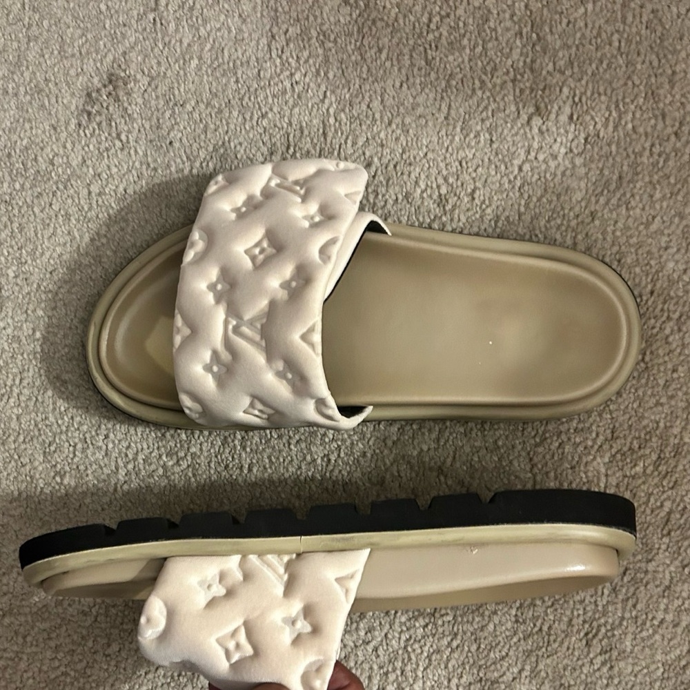 Quilted Slides - Picture 3 of 7